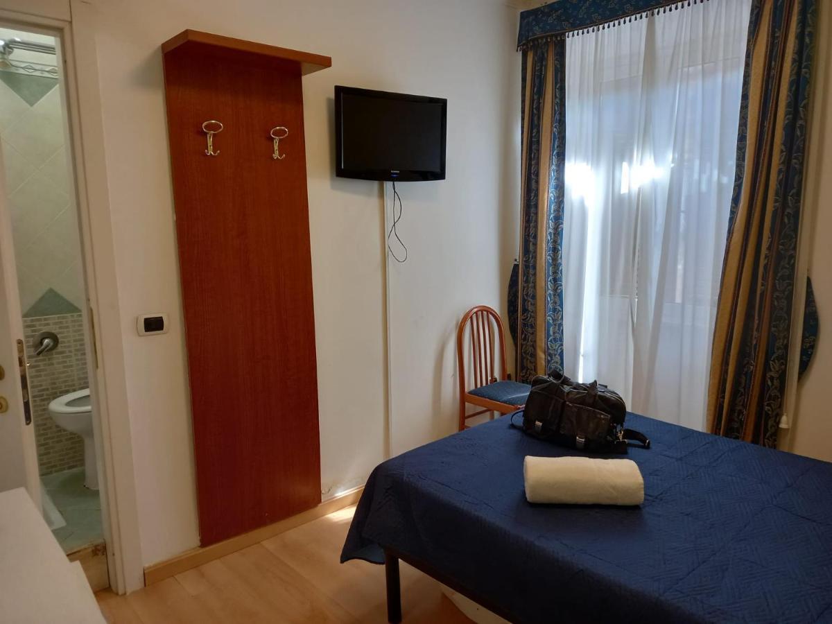 La Casa Dell'arte Pensión 2*